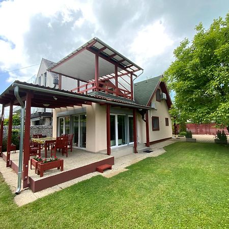 Gosy Apartmanok Siofok Luaran gambar