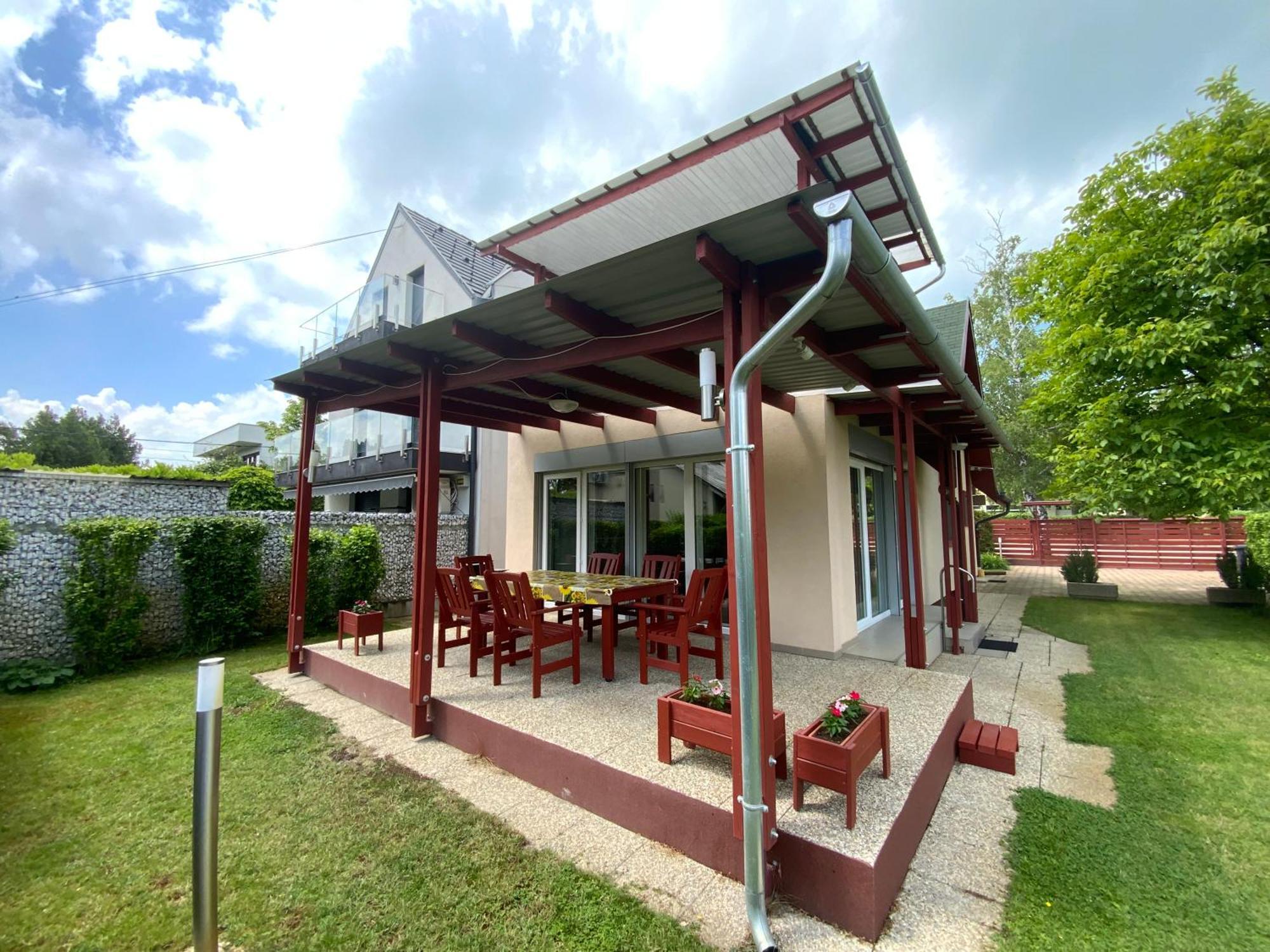 Gosy Apartmanok Siofok Luaran gambar